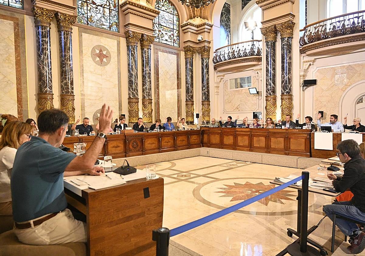 El Pleno aprueba por unanimidad que la parcela comercial de San Bartolomé se transforme en un parque