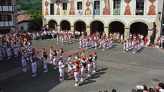 Día de encuentro para toda la familia de dantzaris del Gure Txokoa