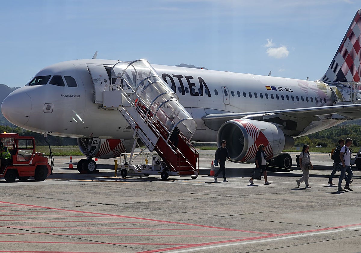 Volotea Maintains San Sebastian Airport Flights Despite Pre-Insolvency Filing