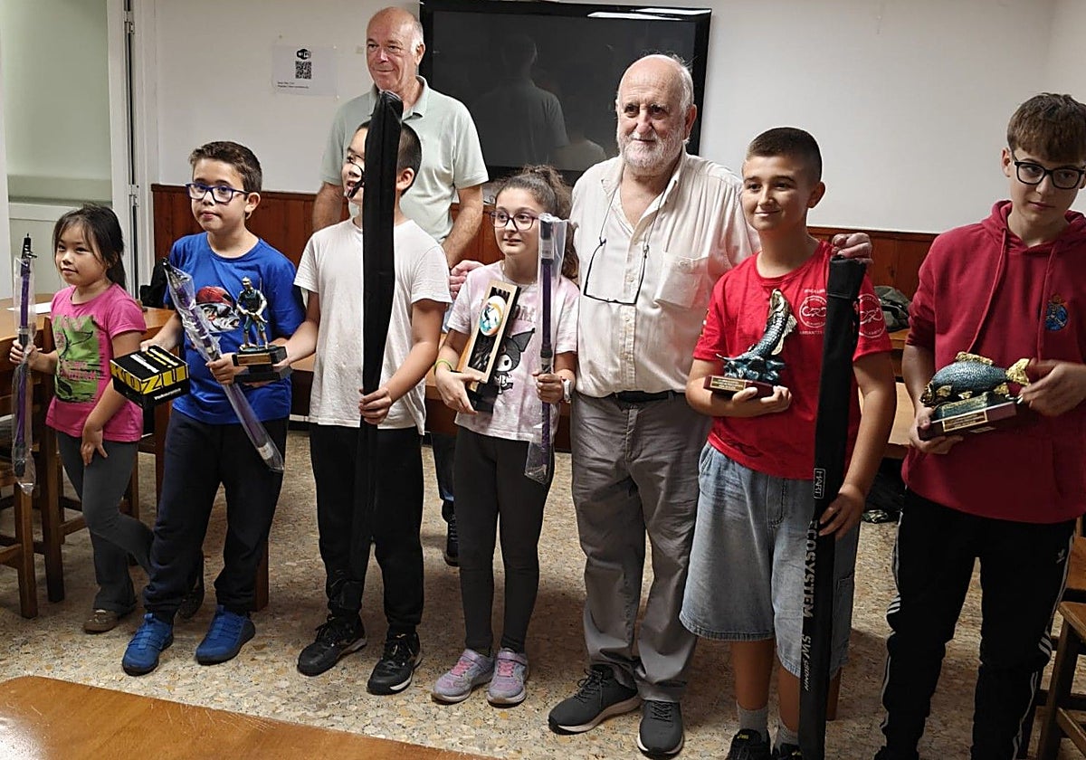 Baja participación pero espectacular número de capturas en el concurso infantil de pesca