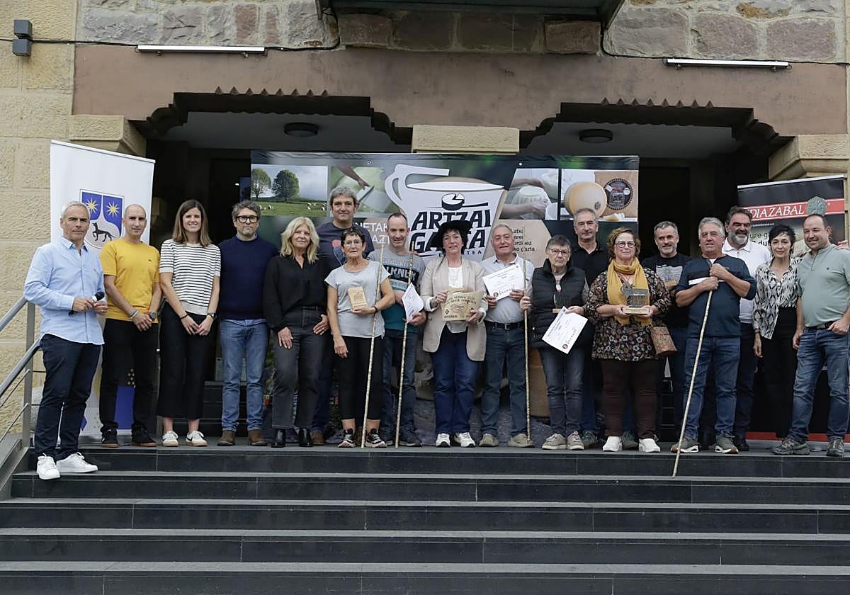 Eli Gorrotxategi eta Josemari Jauregi txapeldun Idiazabalen
