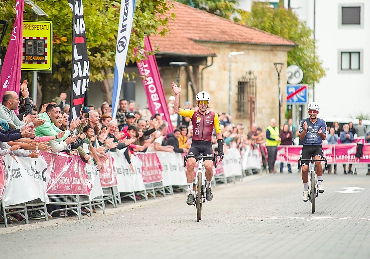 Izagirre, Bilbao and Zufiria bid farewell at GP de Ciclocross