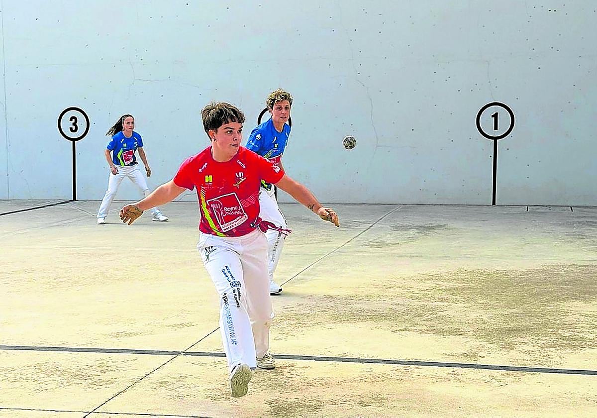 Barrokal, protagonista del estreno de la pelota femenina en el Beti Jai madrileño