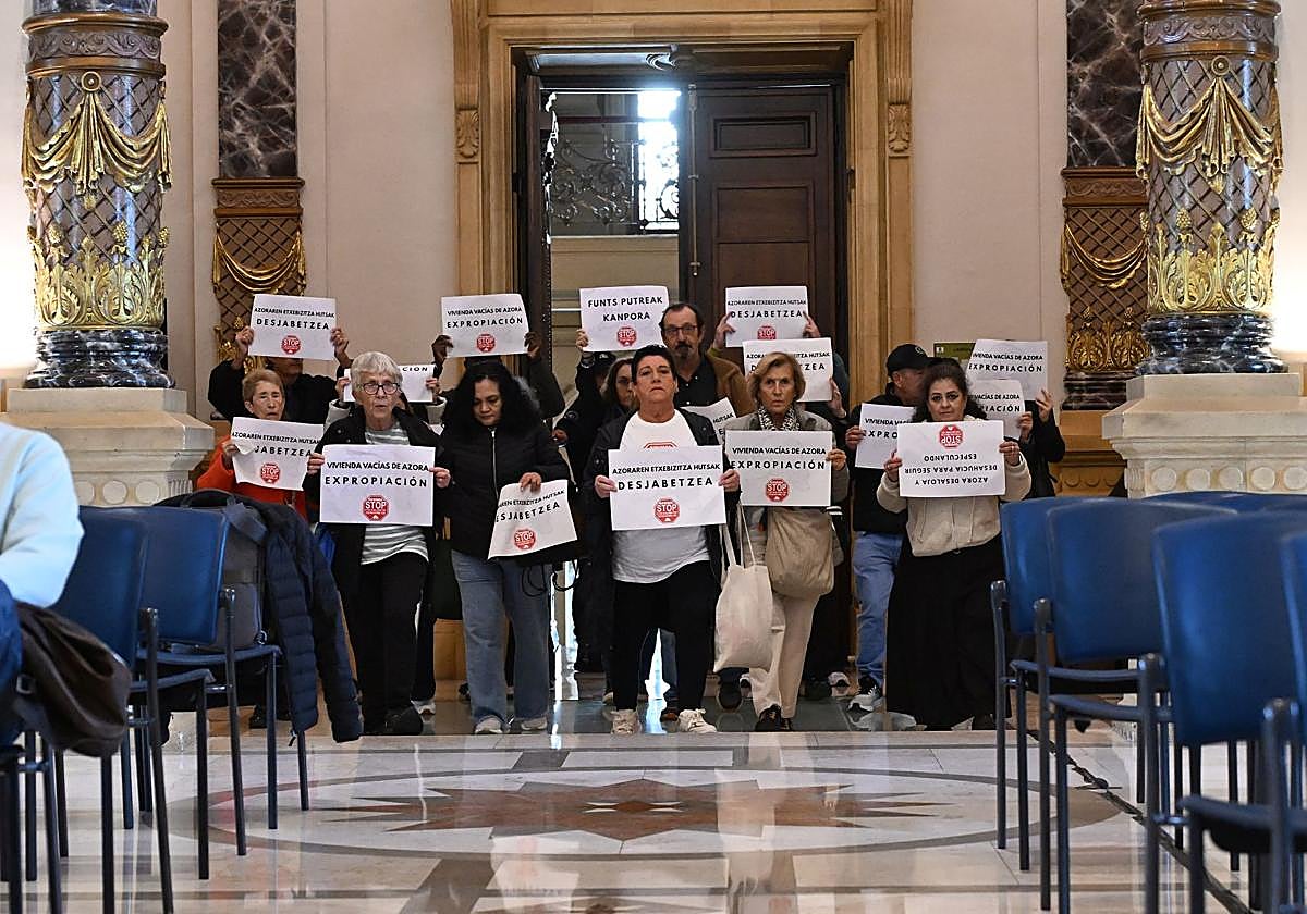 El Pleno de Donostia aprueba cuatro medidas para movilizar las viviendas vacías de los grandes tenedores