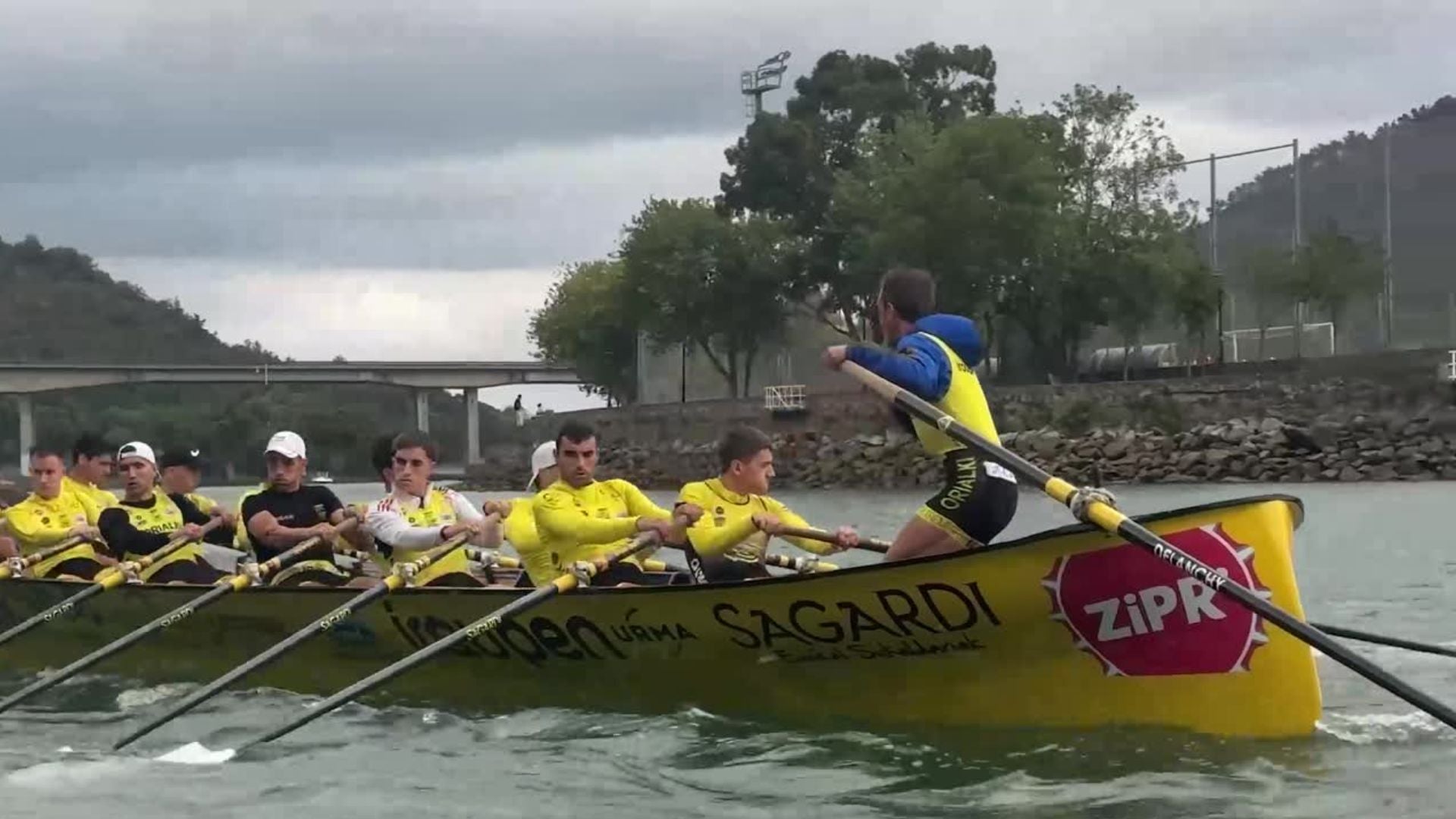La máquina perfecta sobre el mar: radiografía de una trainera de La Concha