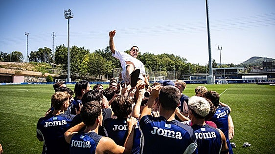 Manteo al campéon Oyarzabal en Zubieta: «Es un honor para todos»