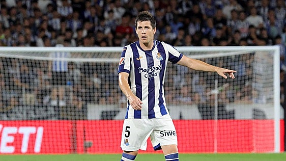 La Real Sociedad, con la defensa en cuadro: Zubeldia se suma a la baja de Jon Martín