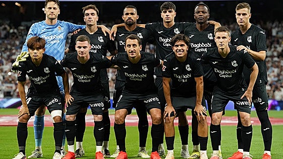 En la imagen, siete de los nueve internacionales de este parón: arriba Yangel, Martín, Ochieng y Sucic, y abajo, Kubo, Oyarzabal y Aramburu.
