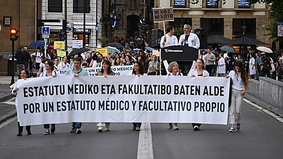 Sanidad envía al Congreso el Estatuto Marco pese a la amenaza de huelga indefinida de los sindicatos médicos