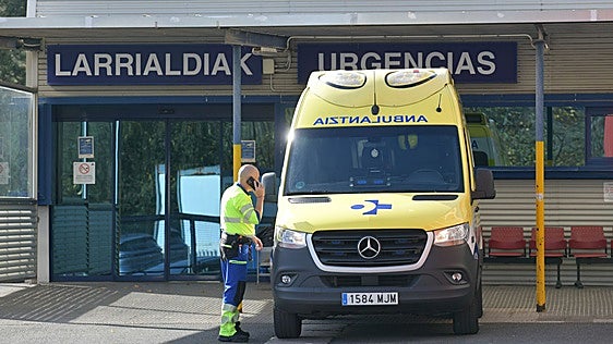 Paralizan la licitación millonaria de ambulancias de Osakidetza tras el recurso de los sindicatos