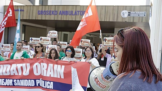 Los sindicatos inician las movilizaciones en Osakidetza para exigir mejoras laborales para todo el personal