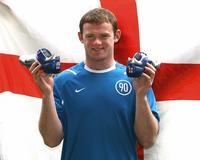 Rooney toma un avión hacia a Alemania para unirse a la selección inglesa