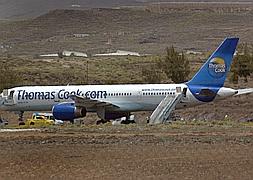 Avión en el que viajaban los dos detenidos por la falsa amenaza de bomba. / Afp