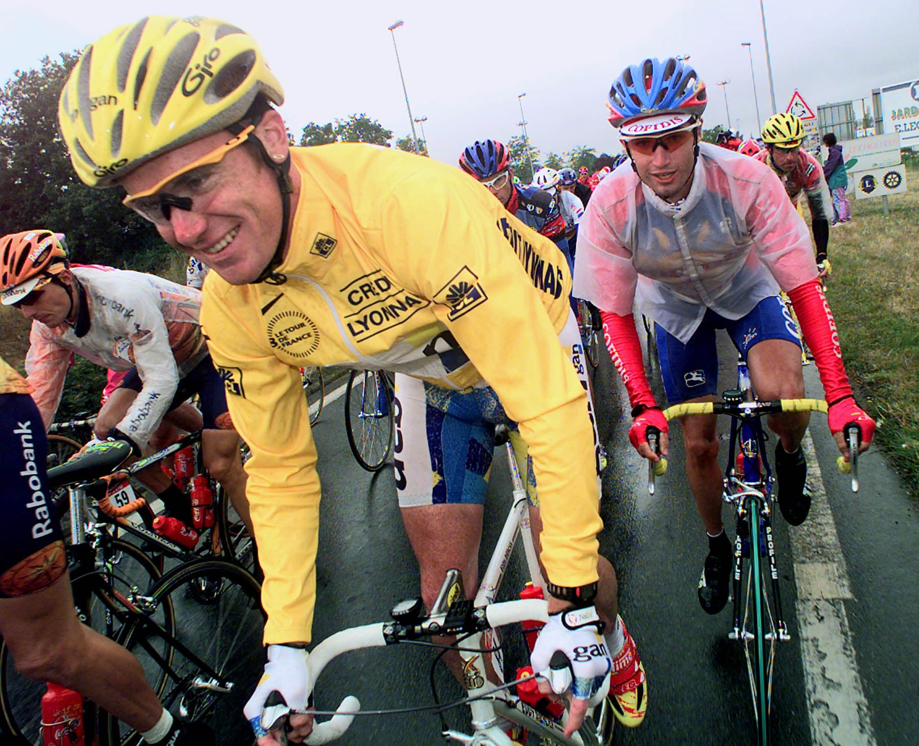 El líder del Tour de Francia 1998, el australiano, Stuart O'Grady, durante la quinta etapa./AP