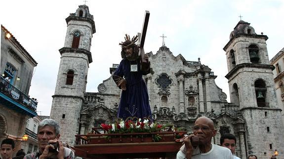 Procesión del Vía Crucis en La Habana en la Semana Santa del 2012.