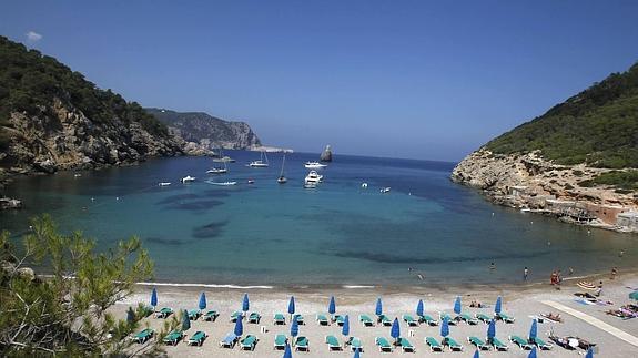 Baleares no quiere prospecciones petrolíferas en su costa. En la imagen, vista de un arenal de ibicenco.