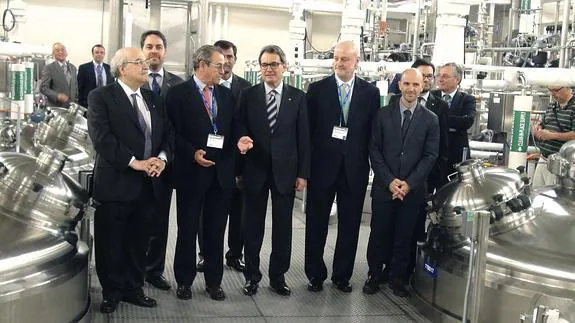 El presidente catalán, durante la visita que ha hecho hoy a la nueva planta de este grupo biotecnológico en Clayton.