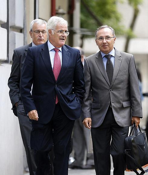 Los fiscales jefes de Cataluña, a su llegada a la reunión. 