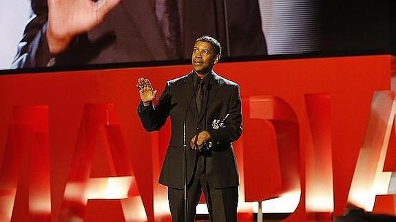 El actor estadounidense Denzel Washington recibe el Premio Donostia