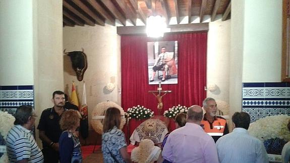 El féretro ya se encuentra en la capilla ardiente de Alicante. 