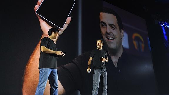 Hugo Barra y Leijun. 