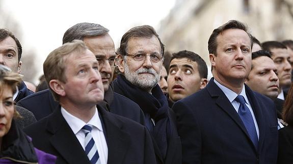 Rajoy, entre Samaras y Cameron.