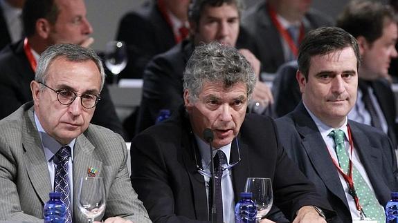 Blanco, Villar y Cardenal, en una junta de la RFEF 