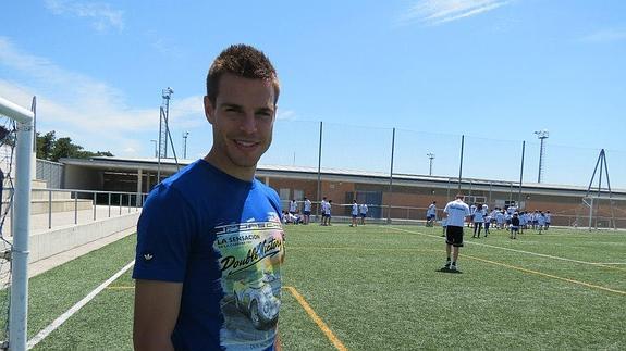 César Azpilicueta, en su campus. 