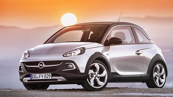 El Opel Adam Rocks cuenta con un techo practicable de lona que se pliega en solo cinco segundos.