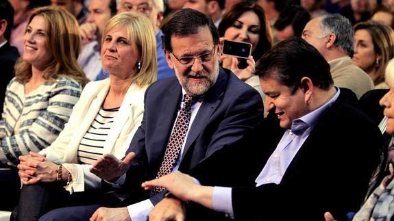 Rajoy, junto a Antonio Sanz.
