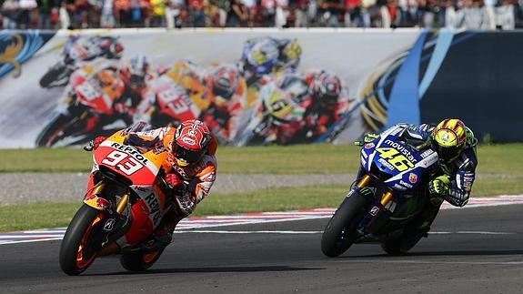 Marc Márquez (i) y Rossi, en Argentina. 