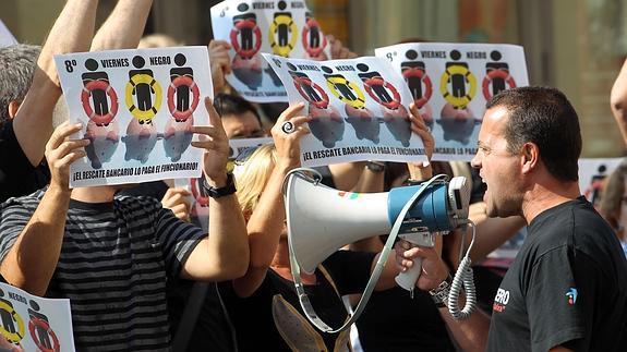 Manifestación de funcionarios contra los recortes.
