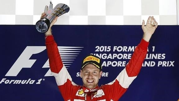 Sebastian Vettel celebra su victoria. 