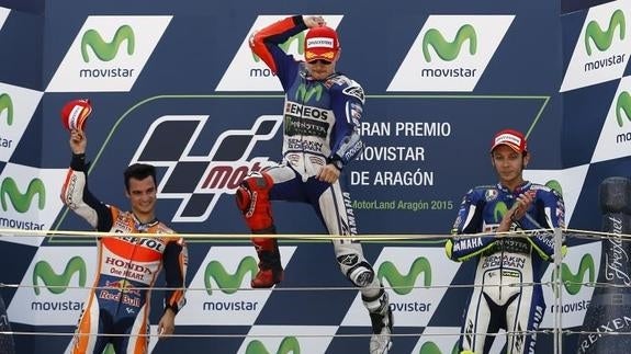 Jorge Lorenzo junto a Dani Pedrosa y Valentino Rossi en el podio. 