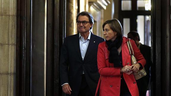 Carme Forcadell junto a Artur Mas.