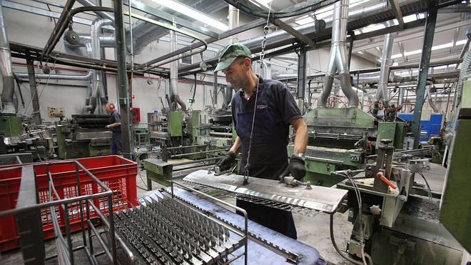 La industria está llamada a tirar del carro de la economía en Euskadi.