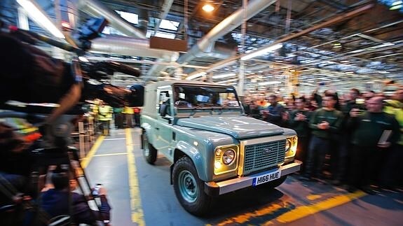 Land Rover despide al último Defender