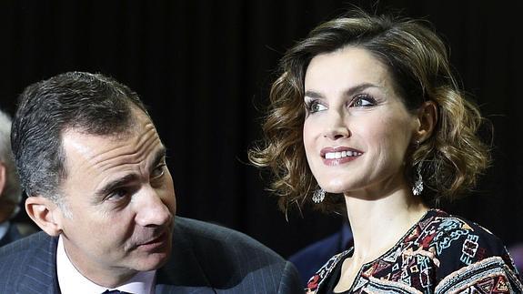 Don Felipe y doña Letizia, durante un acto oficial.