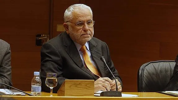 El exvicepresidente del Consell, Juan Cotino, durante la comisión de investigación sobre el accidente de Metrovalencia.