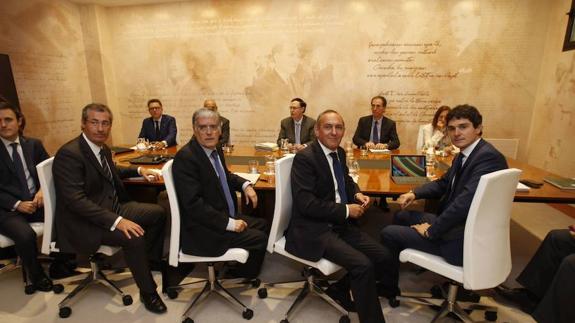 La caída de la recaudación de las diputaciones es uno de los grandes retos de la economía vasca para los próximos meses.