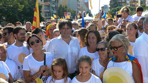 Carles Puigdemont, durante la manifestación de ayer. 