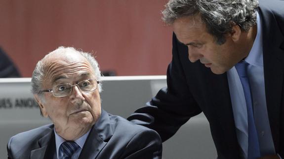 Joseph Blatter y Michael Platini.