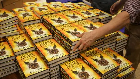 'Harry Potter y el legado maldito', el libro más vendido en 2016.