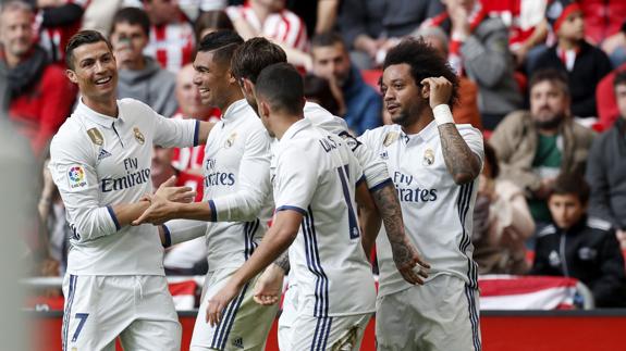 Jugadores del Real Madrid, durante un partido. 