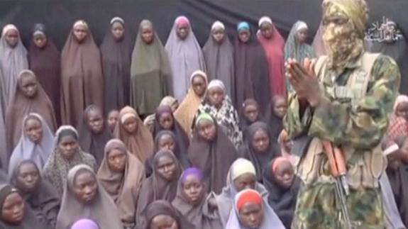 Imagen de vídeo de algunas de las niñas de Chibok secuestradas por Boko Haram.