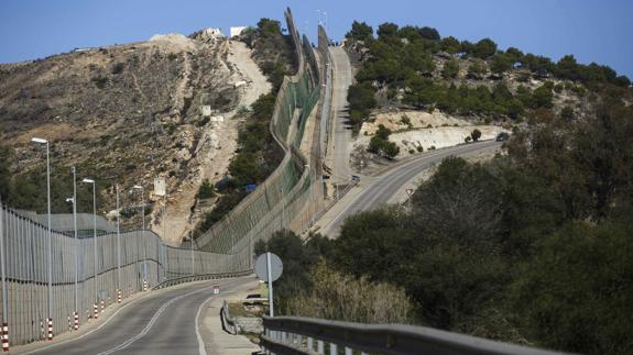 Vista de la valla que separa España y Marruecos en Melilla.