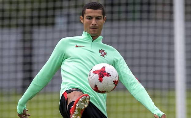 Cristiano Ronaldo, en un entrenamiento con Portugal. 