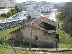 Imagen de archivo del caserío Tolare donde se puede apreciar el mal estado de conservación.[DV]
