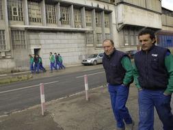 Trabajadores de CAF Beasain, esta mañana. Foto: P. Martínez