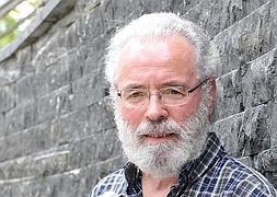 Xabier Amurizak ostegunean aurkeztu zuen liburu berria. ::                             UNANUE